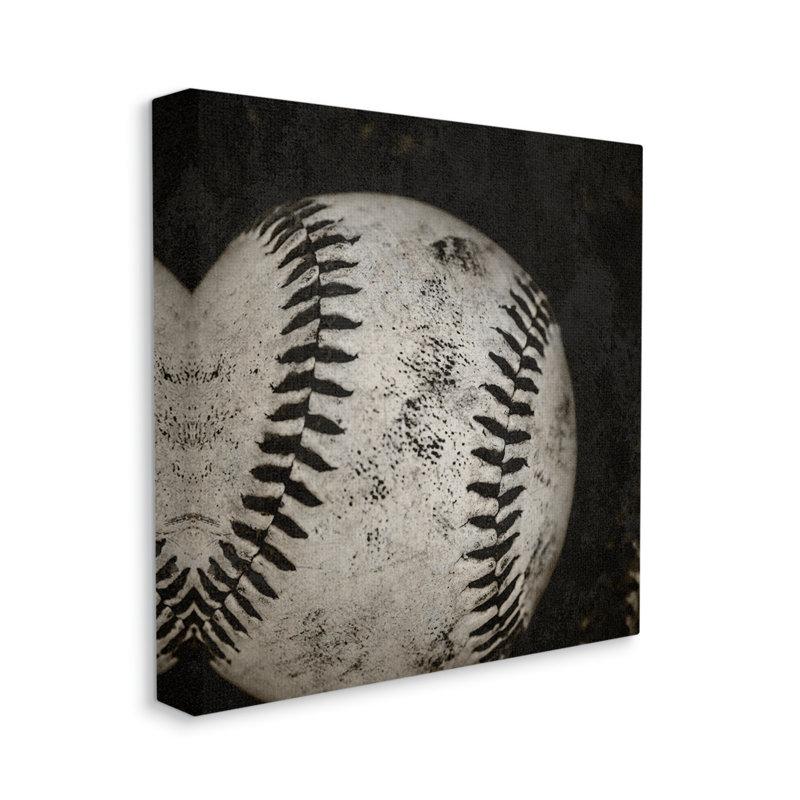 Baseball, gros plan, photographie sur toile par Kim Allen, H 30 po x l 30 po x P 1,5 po