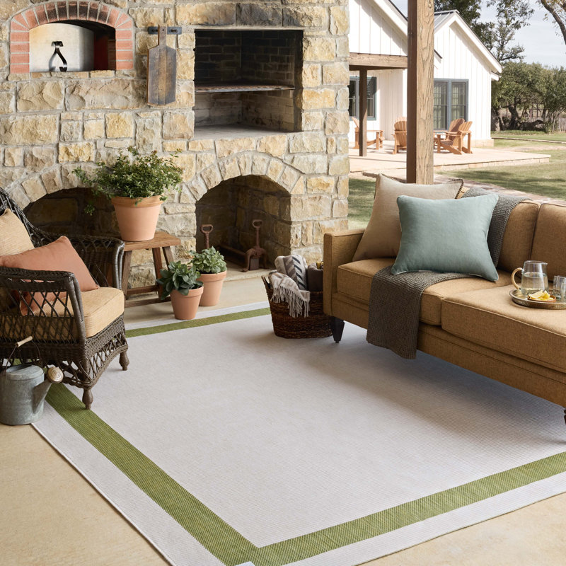 Tapis intérieur / extérieur vert / ivoire Loloi Easton, Rectangle 6 pi 7 po x 9 pi 4 po