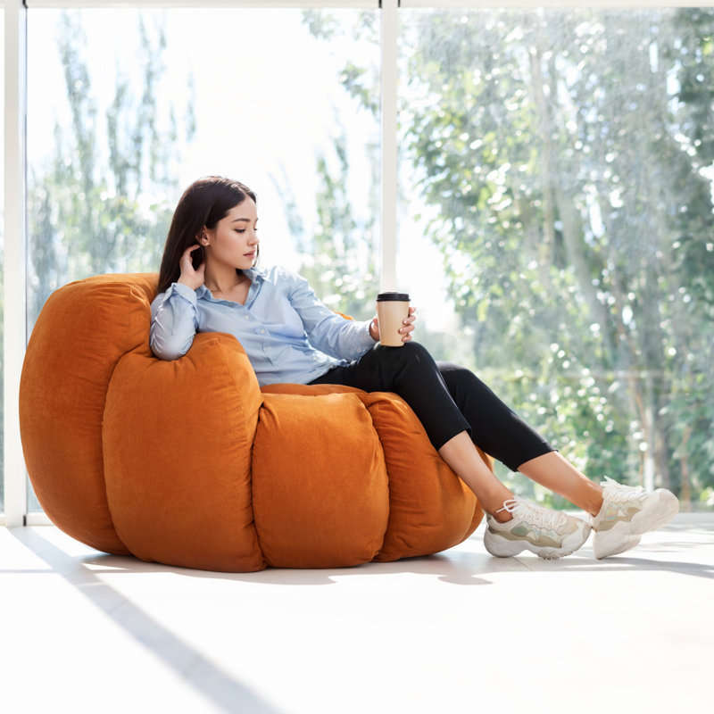 Mignon fauteuil en forme de citrouille