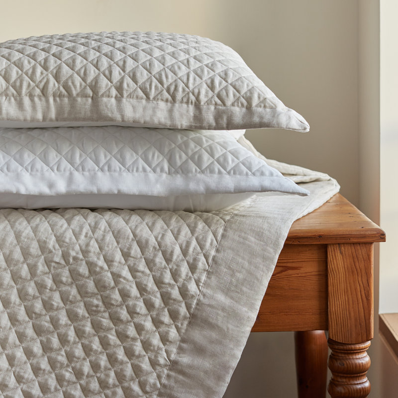 Hudson Linen_Quilted Coverlet, White