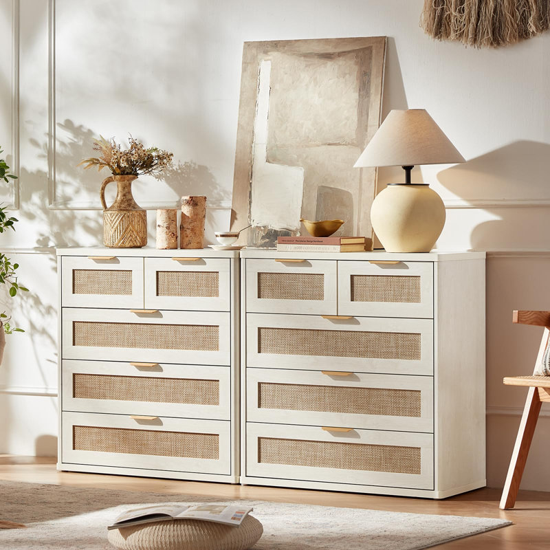 Ensemble de 2 commodes en rotin, style bohème, en bois : commode 6 tiroirs de 122 cm de large et commode 5 tiroirs de 80 cm de haut. Mobilier de chambre, salon ou couloir.