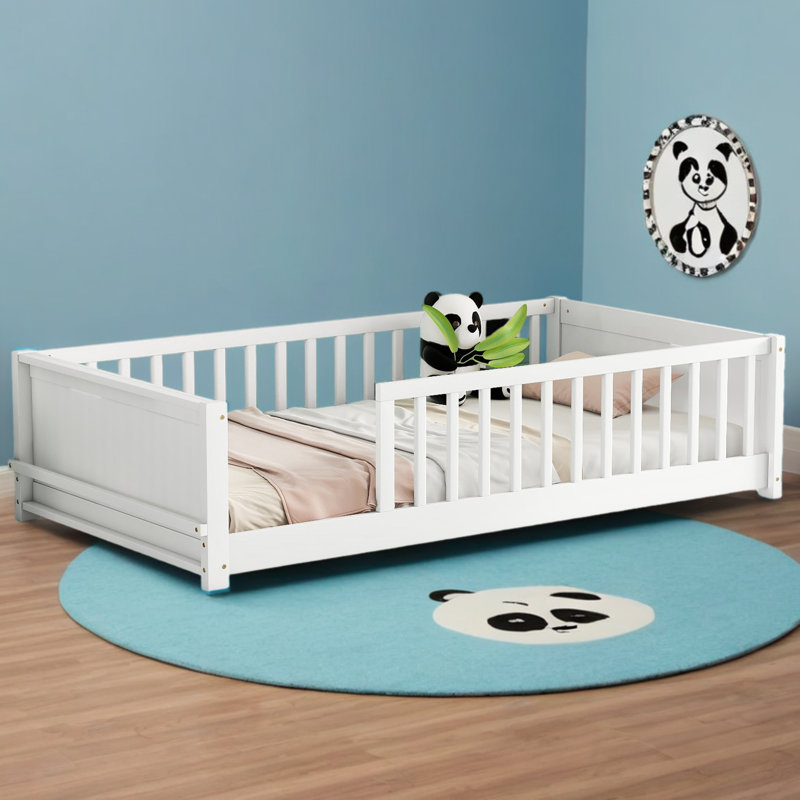 Structure de lit pour tout-petit 79 po x l 41 po avec support de rangement intégré, Blanc