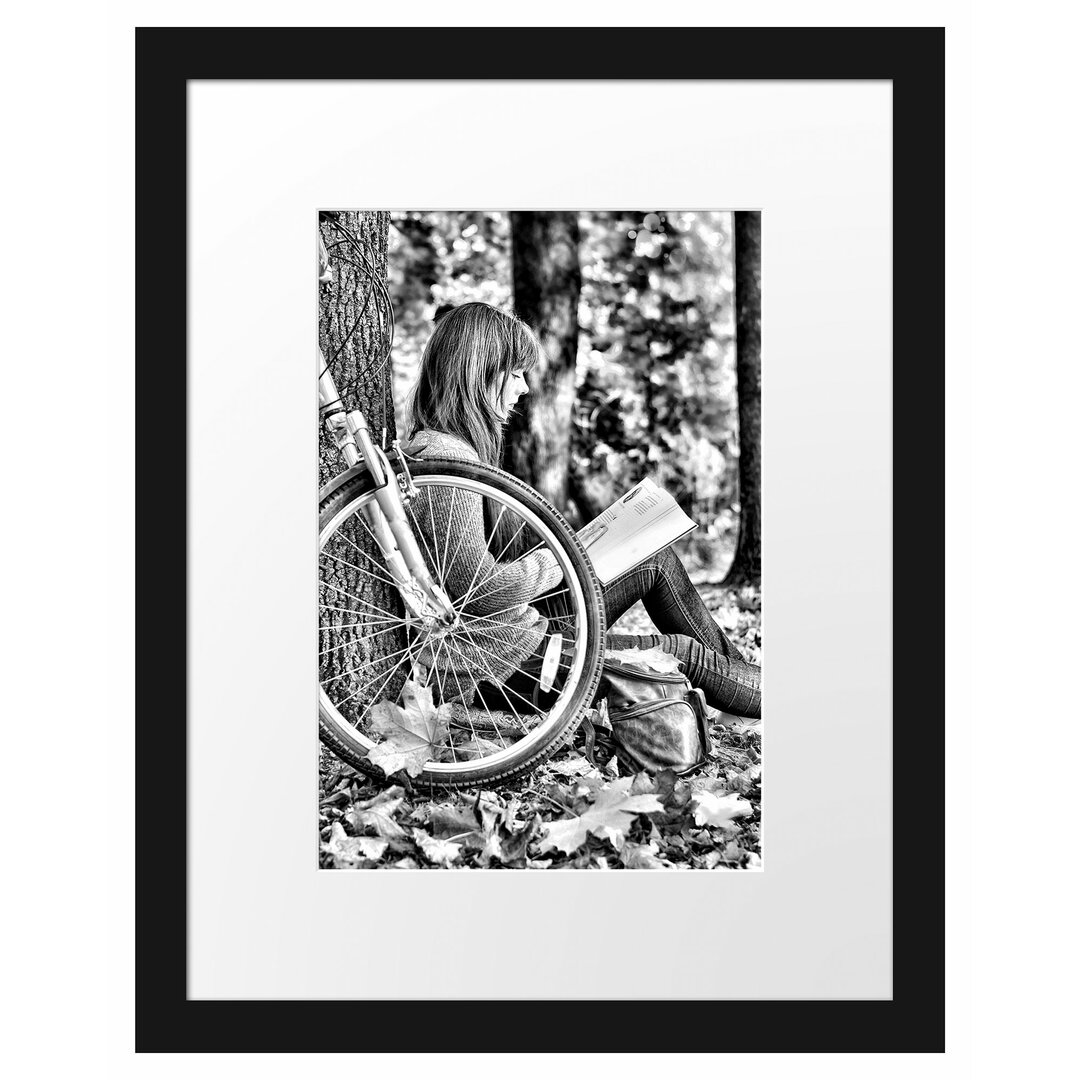 Gerahmtes Poster Teenager Girl with Bike