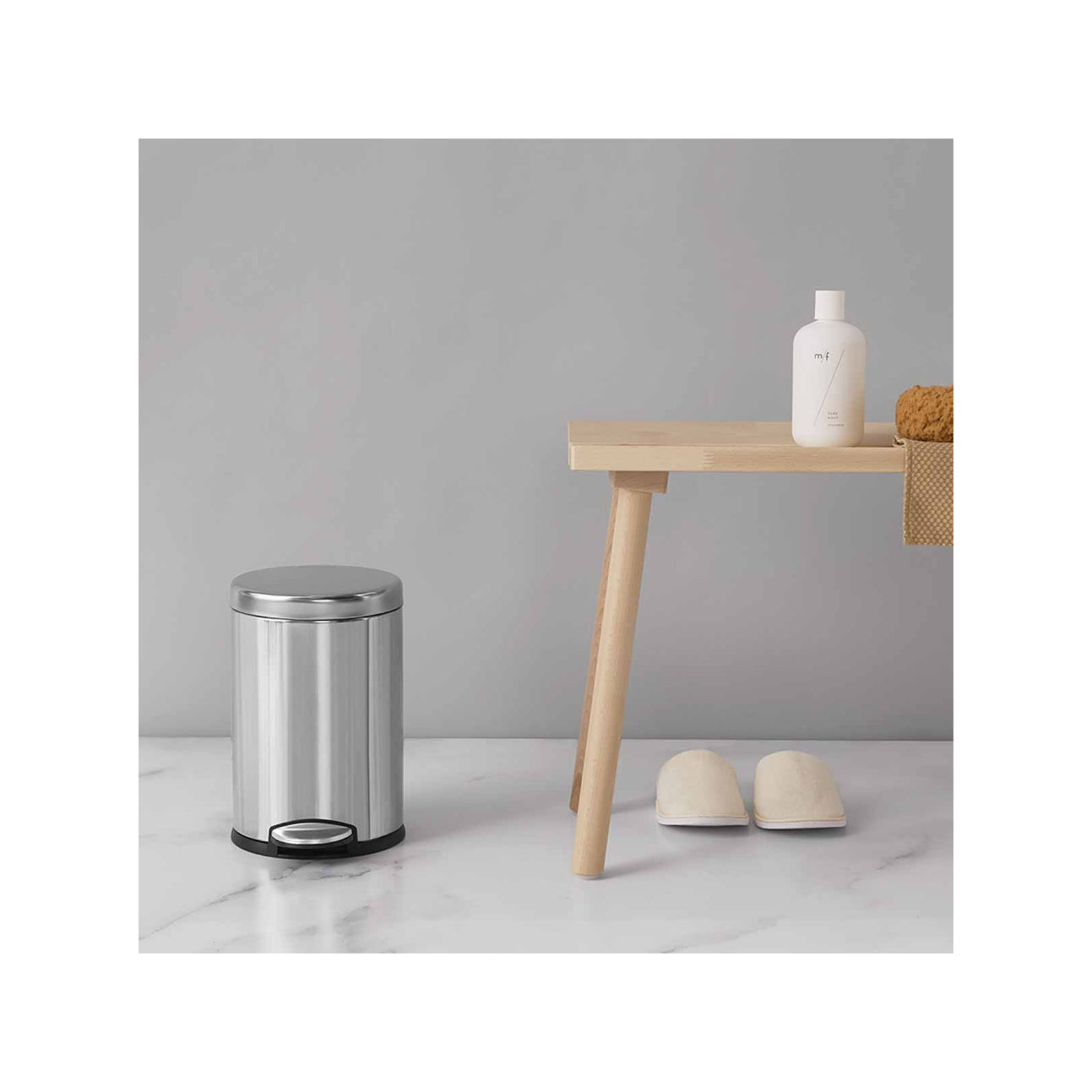 simplehuman 4.5 Liter / 1.2 Gallon Round Bathroom Step Trash Can, Polished Chrome