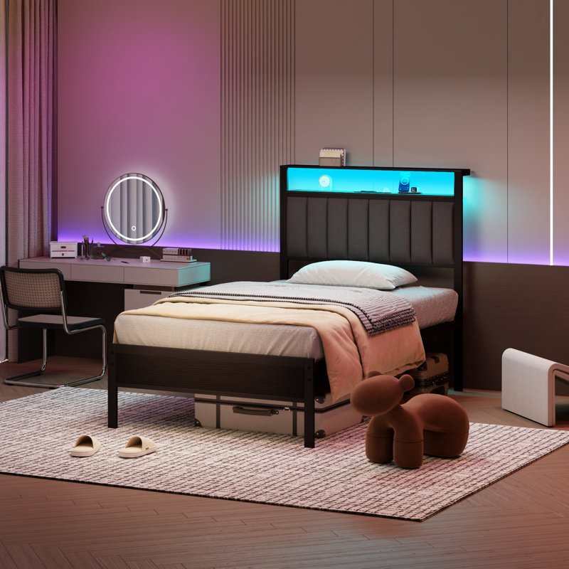 Structure de lit avec station de charge, lumières DEL, tête de lit tapissier, étagère de rangement à 2 niveaux, Lit simple