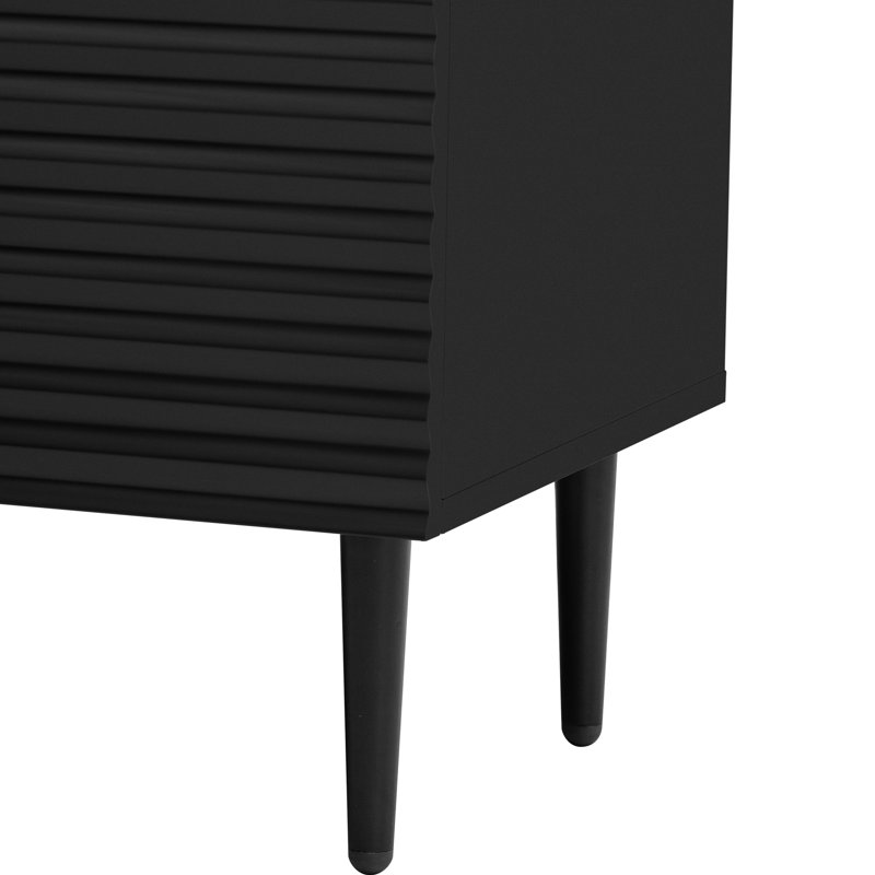 Armoire latérale moderne en noir, avec rangement spacieux et porte intérieure à tablettes géométriques réglables, finition noire pour la décoration intérieure