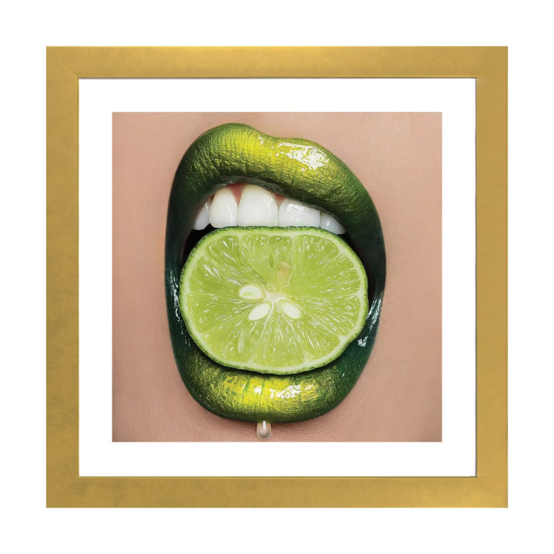 Lime Lips par Vlada Haggerty - impression d'art graphique, H 24 po x l 24 po x p 1 po, Encadré en papier doré