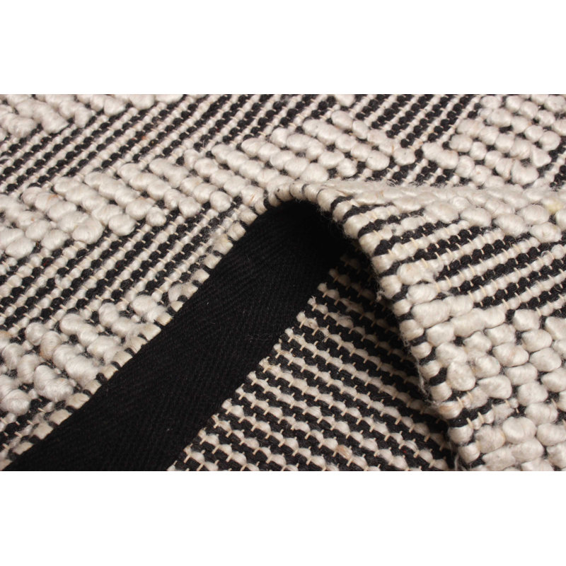 Sienna Black Rug 5'0" x 7'4"