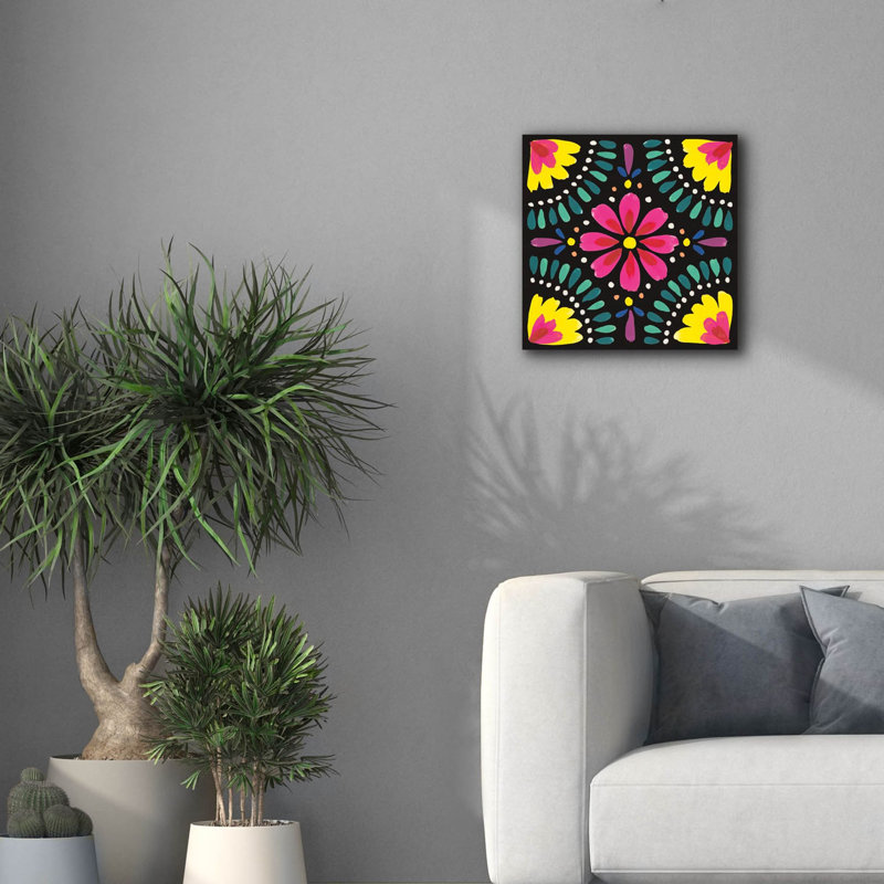 «Floral Fiesta Tile X» par Laura Marshall, art mural sur toile, H 18 po x l 18 po x P 0,75 po