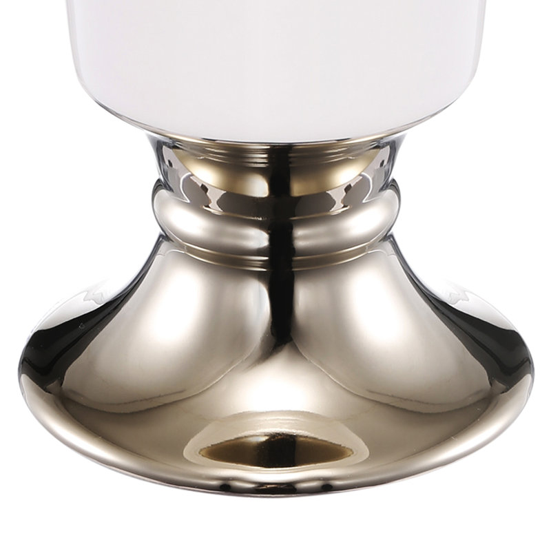 Vase de table sur pied Thies, H 5,5 po x l 3,9 po x P 3,9 po