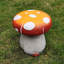 Statue de champignon surdimensionnée en résine