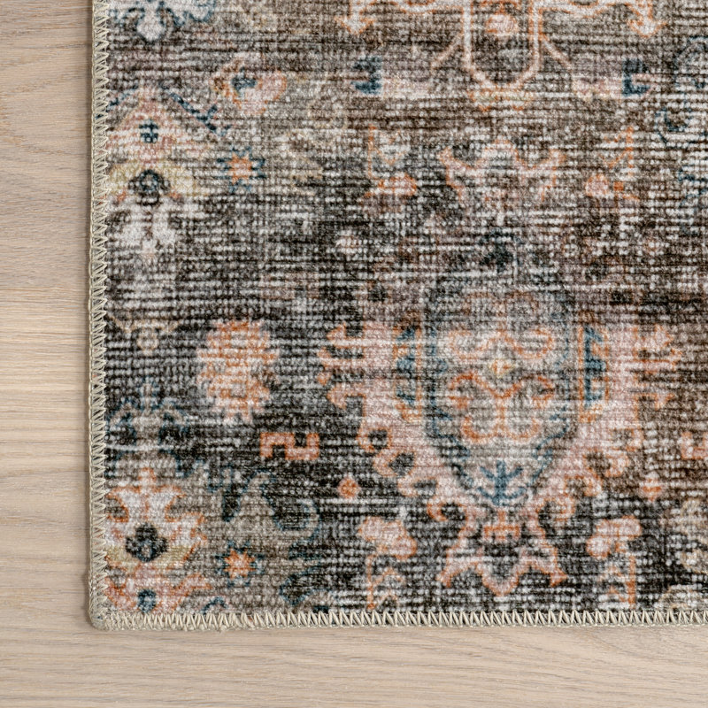 Keziah Vintage Medallion SplashGuard Machine Washable Area Rug, Rectangle 5' x 8'