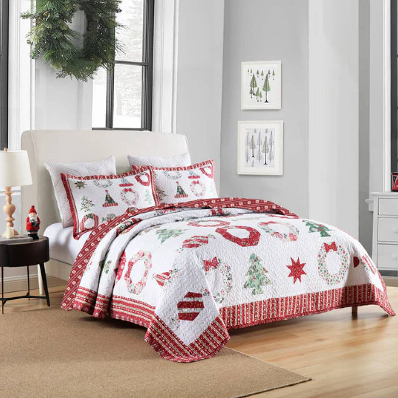King Red and White Reversible Christmas Quilt Set