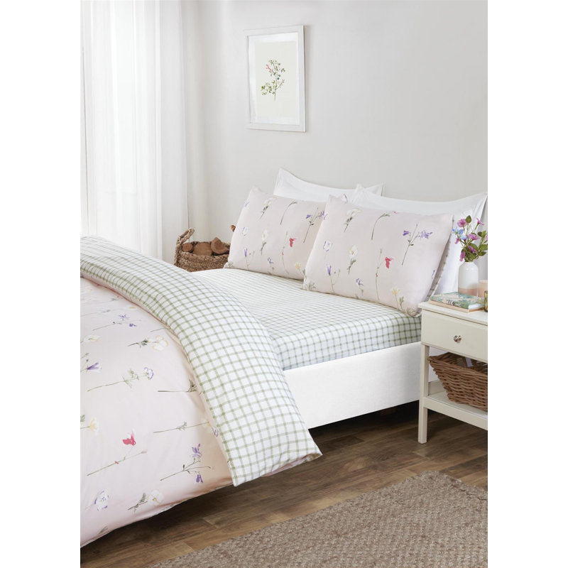 Niamh Multi Complete Set Microfiber Floral Duvet Cover Set with Pillowcases, King Duvet Cover + 3 Additional Pieces