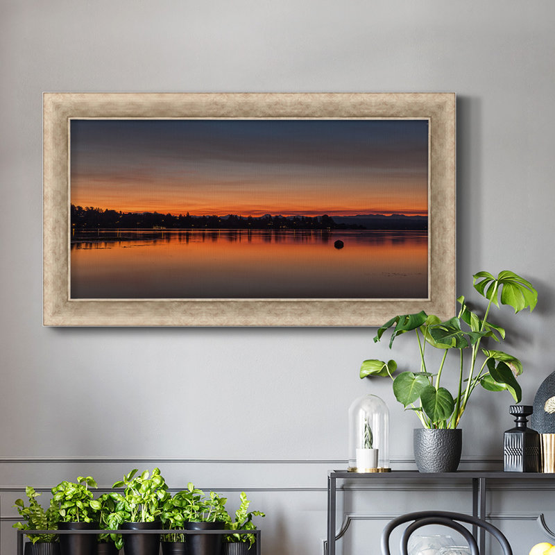 «Blaze of Glory», reproduction d'un seul cadre photo sur toile, H 29 po x l 53 po x P 1,25 po, Encadrement brun