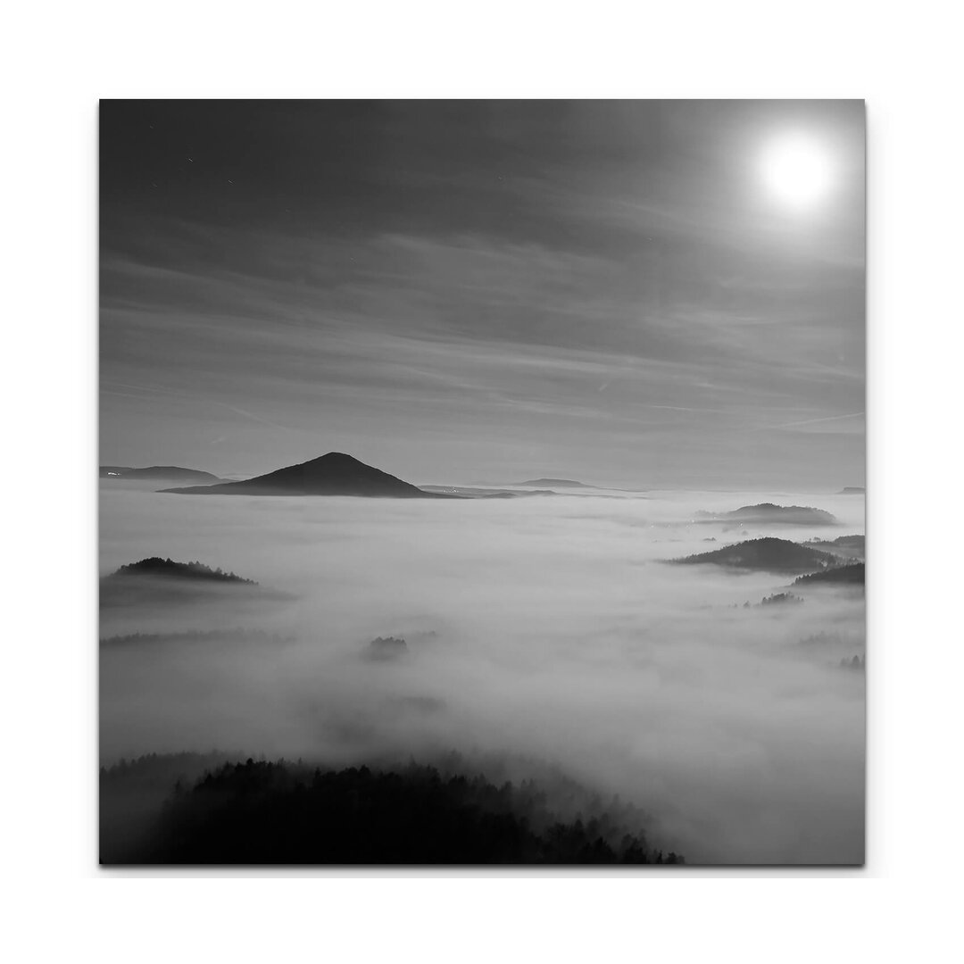 Leinwandbild Berge im Nebel bei Vollmond