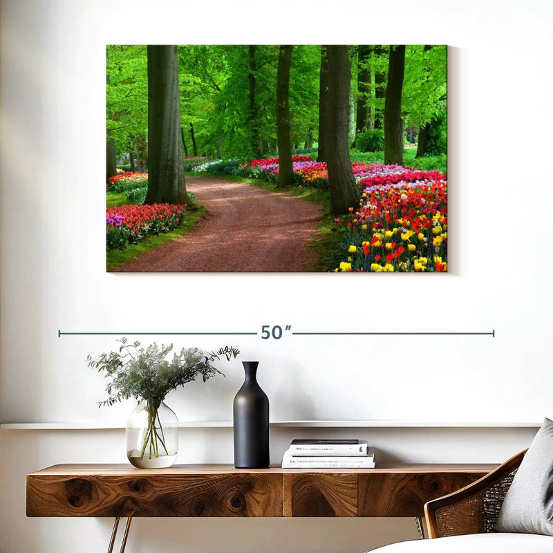 Tulipes dans le parc Sireci, H 26 po x l 39 po