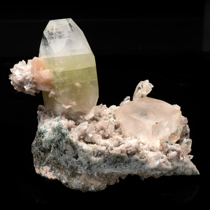 Apophyllite verte et stilbite avec calcite de l'Inde