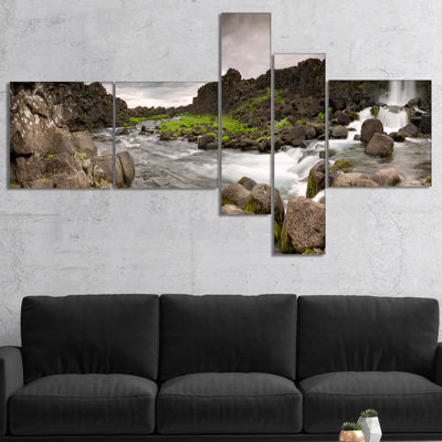 « spectaculaire oxarafoss cascades », reproduction de photo à multiples images sur toile
