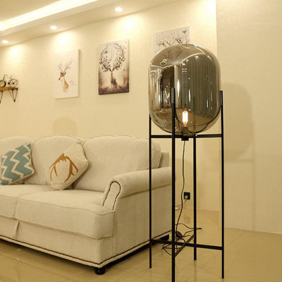 Iron Artistic Minimalist High-End Bedroom Floor Lamp