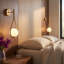 Lot de 2 appliques murales en forme de larme, fini or brossé, 47 cm (18,5 po), luminaire en verre opalin blanc.