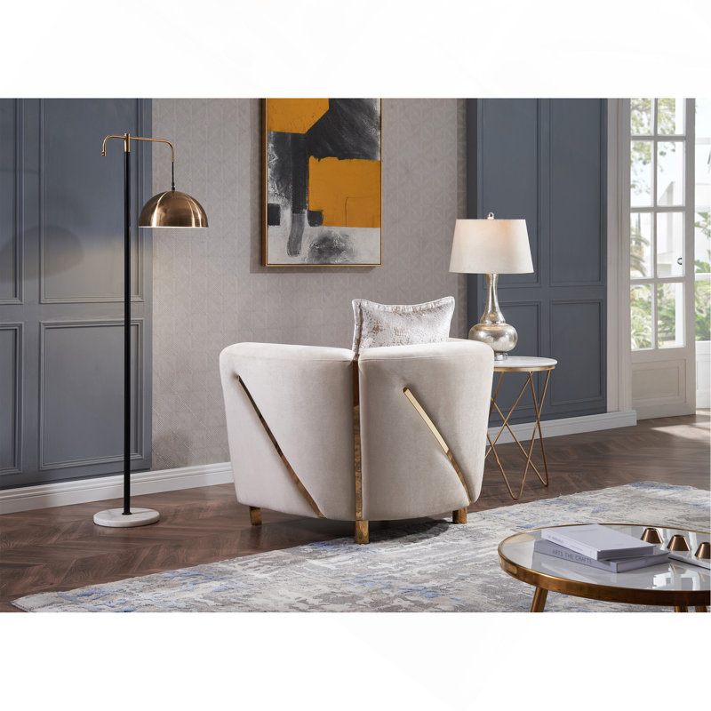 Chaise en velours revêtue de bois beige
