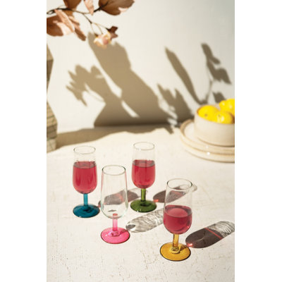  Verres à apéritif avec tiges colorées H 5 po, ensemble de quatre verres recyclés soufflés à la main