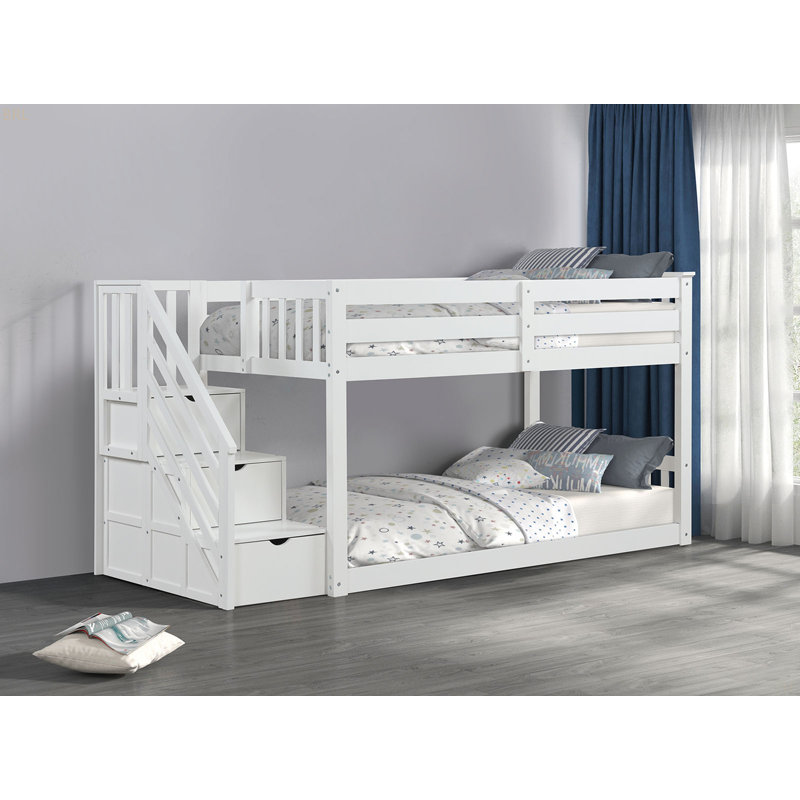 Mobilier de chambre à coucher de style transitionnel avec lit superposé simple au-dessus d'un lit simple bas et lit escamotable réversible