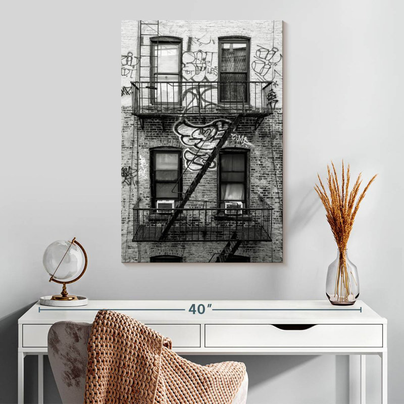 Lilie Urban Manhattan Stairs, 30" H x 20" W