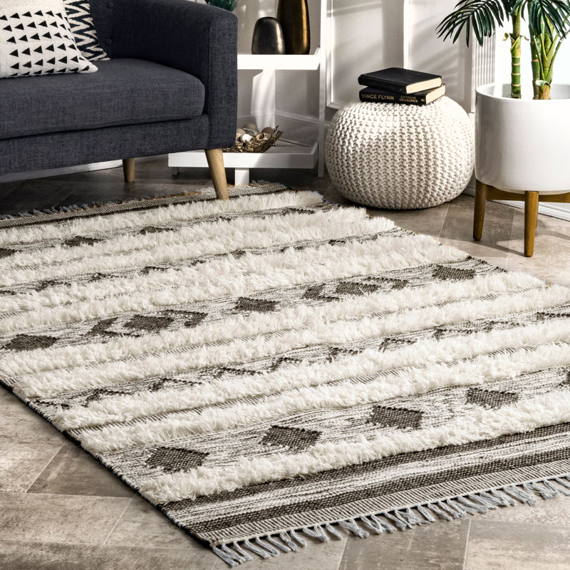 Tapis noir en laine noué à la main Nehemiah, Rectangle 7 pi 6 po x 9 pi 6 po