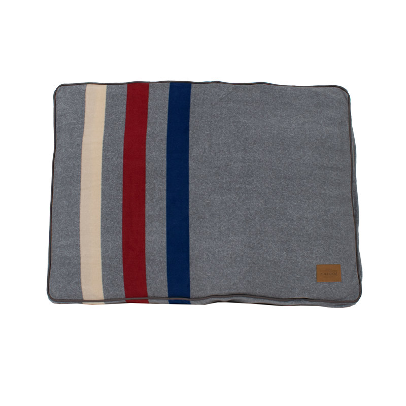Pendleton Pet Napper, Medium (36"w x 27"d x 4"h), Cabin Stripe Gray