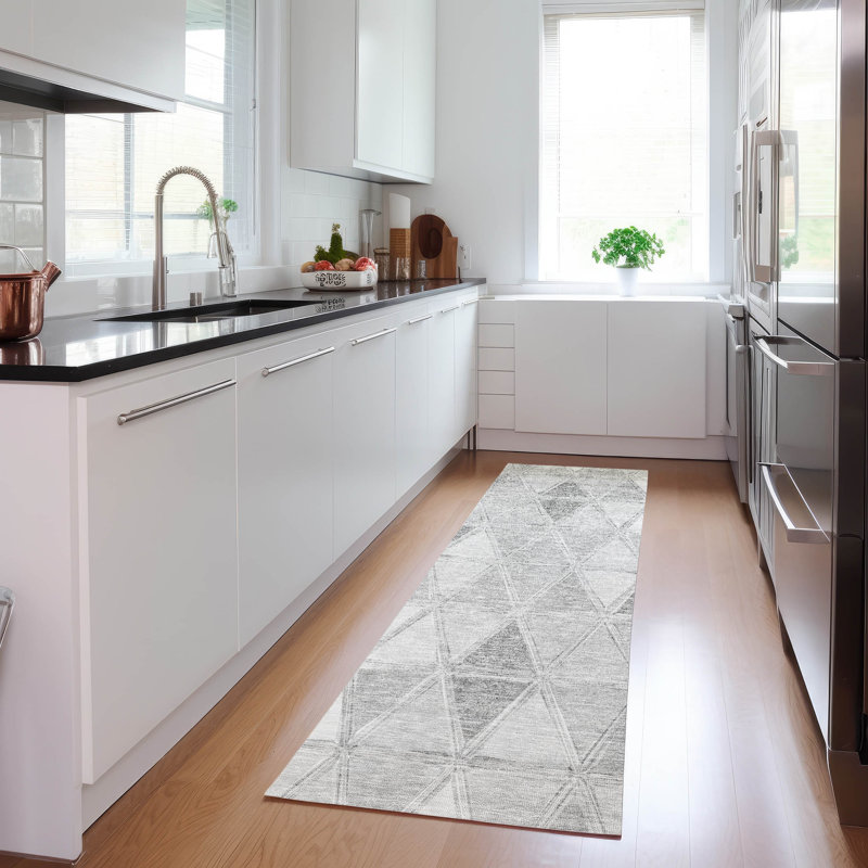Shiean Washable Geometric Indoor / Outdoor Rug, Runner 2'3" x 7'6"