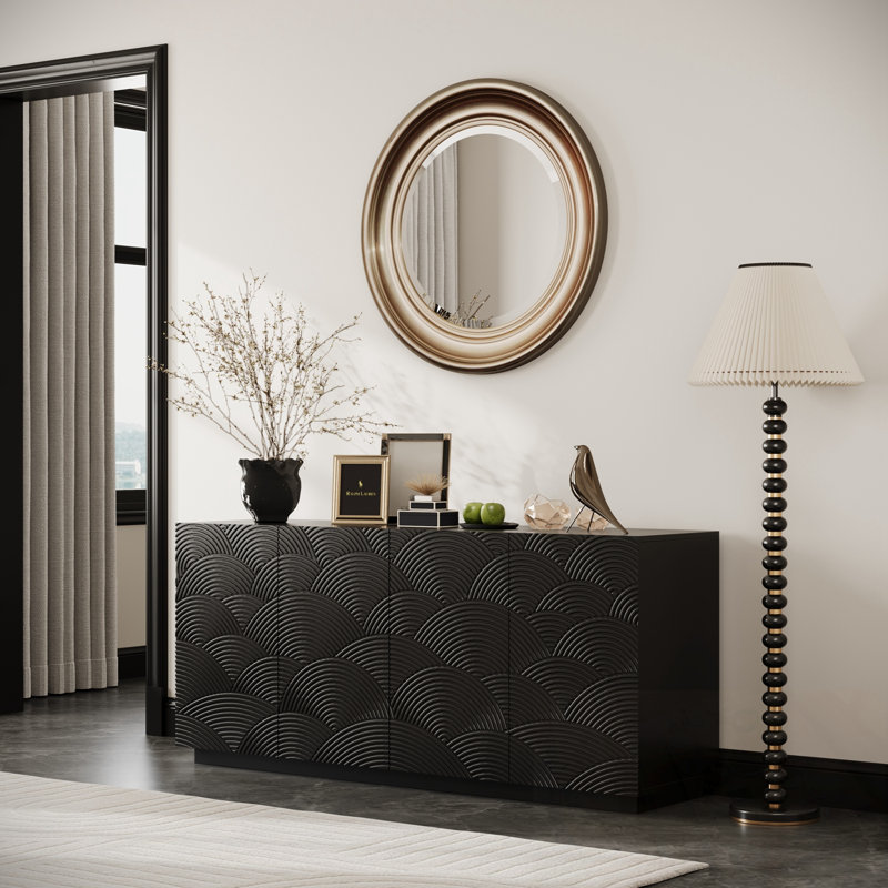 Hedon en bois avec 4 portes et une tablette à l'intérieur