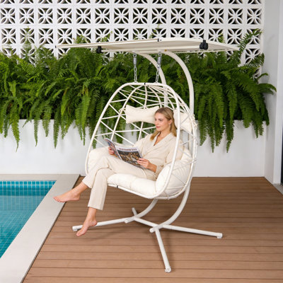 Fauteuil double en rotin avec auvent et support, balançoire suspendue d'une capacité de 600 lb avec coussins et coussins, balançoire intérieure en osier pour patio, balcon et jardin, jaune et blanc