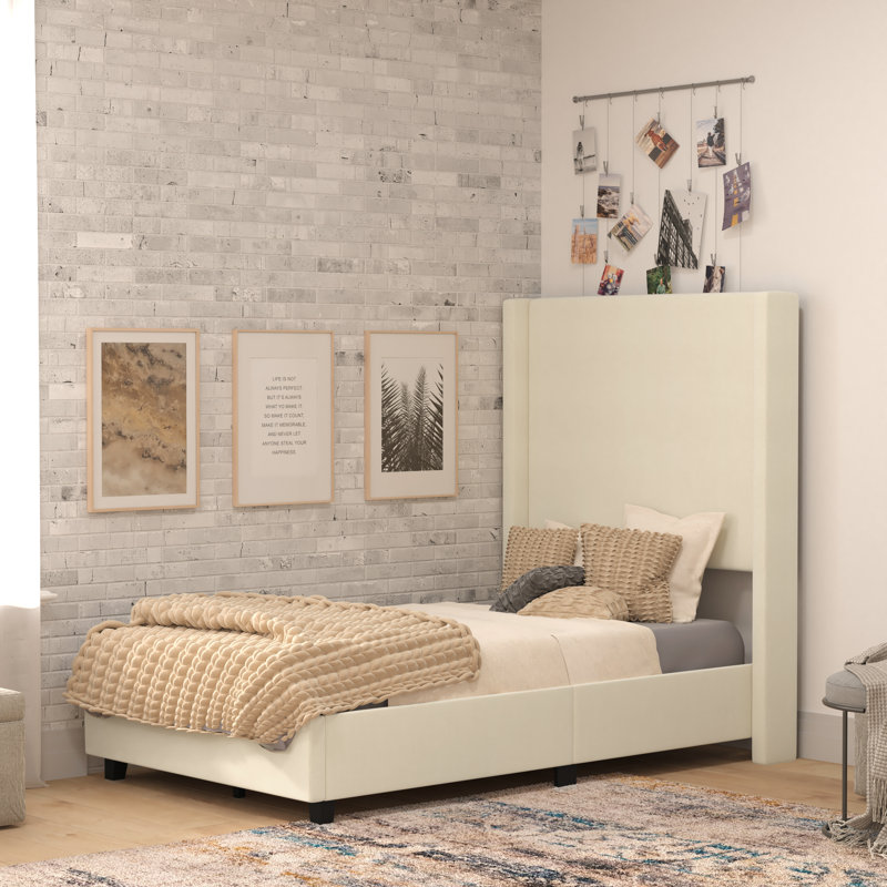 Lit plateforme tapissier avec tête de lit surpiquée Bailynn, Beige, Simple