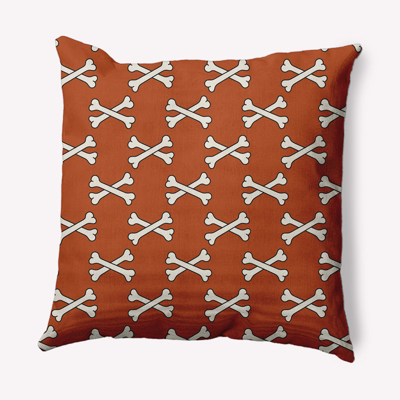 Coussin intérieur / extérieur Cross Bones, 18 po x 18 po, Terre de Sienne