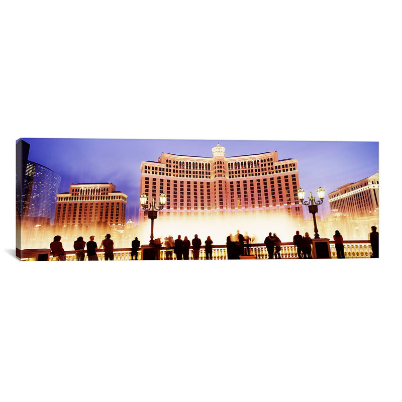 Hotel Lit up at Night, Bellagio Resort and Casino, The Strip, Las Vegas, Nevada, États-Unis - reproduction d'art sur toile tendue