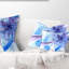Grand coussin floral bleu à motif floral fractal