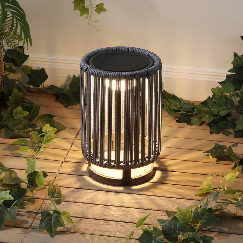 Lanterne à énergie solaire DEL 12,5 po Sawara, Noir/gris, H 13 po x l 8,5 po x P 8,5 po