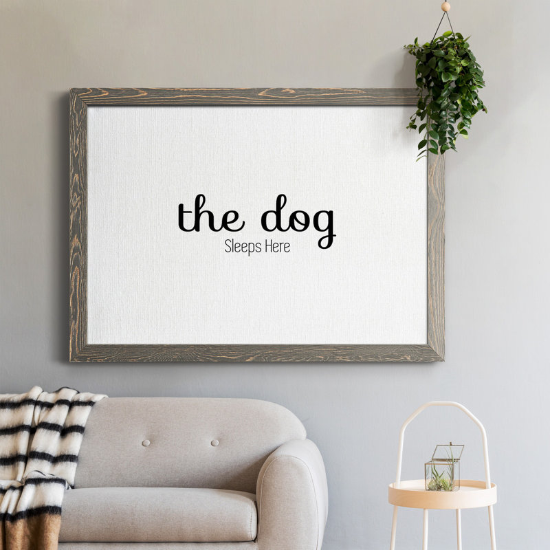 «The Dog Sleep Here II» - Cadre photo Art textuel, H 31,5 po x l 23,5 po x P 1,5 po, Gris, Blanc