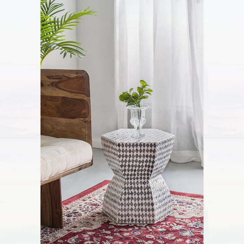 Tabouret de jardin hexagonal Capiz, table d'appoint avec motif noir / blanc, parfait pour l'élégance et la fonctionnalité intérieures