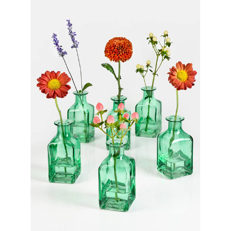 Ensemble de 36 vases à bourgeons en verre vert Red Barrel Studio® de style bouteille rétro - vases élégants, centre de table décoratif en verre pour la réception de mariage, décoration intérieure, 2 po carrés et 4,5 po de hauteur