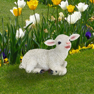 Sitting Yorkshire Lamb Statue
