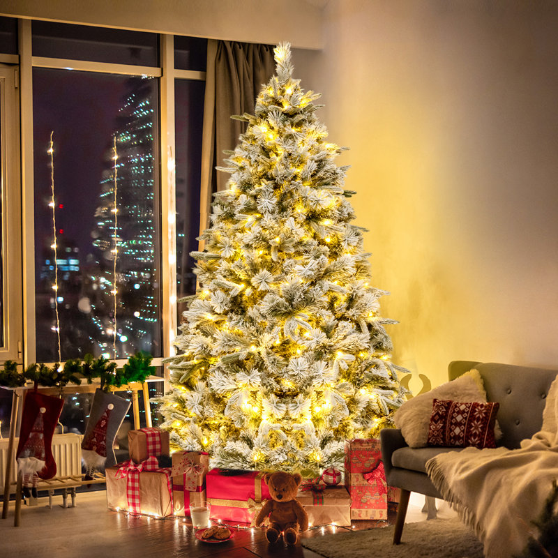 Arbre de Noël artificiel illuminé 6/7 pi, 6'