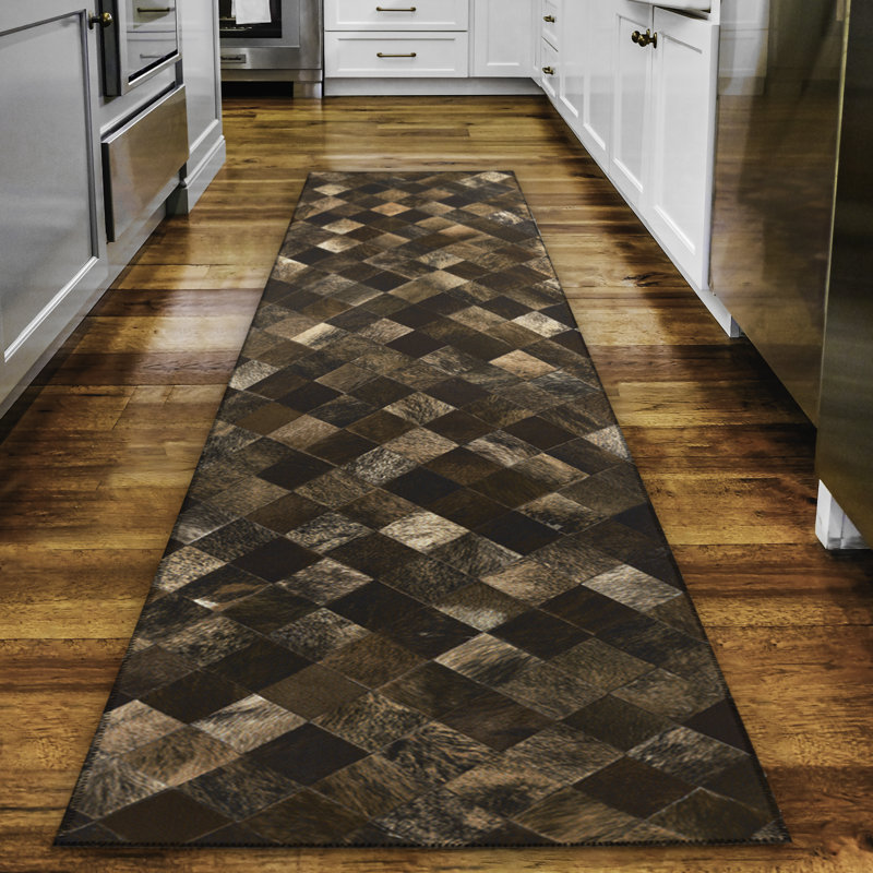 Avahlynn Patchwork Machine Woven Chenille Area Rug in Brown, Runner 2'3" x 7'6"