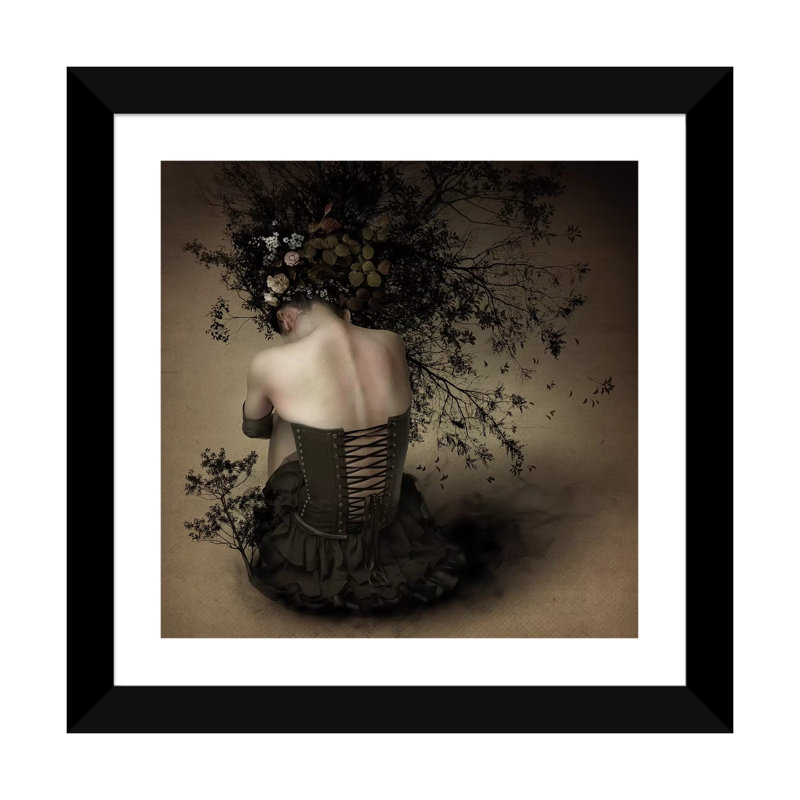 «Night Sc parfum Girl» par Kiyo Murakami, reproduction d'impression, Papier encadré noir, H 24 po x l 24 po x p 1 po