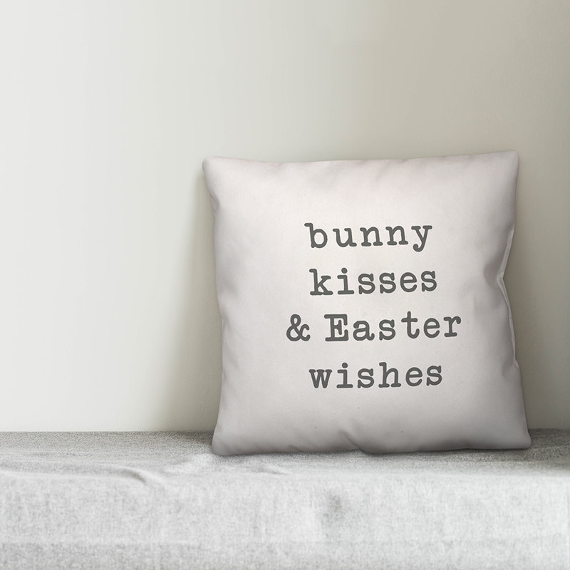  Coussin Bunny Kisses and Christmas Wishes, 16 po x 1 po, Polyester / Bourre en polyester, Blanc