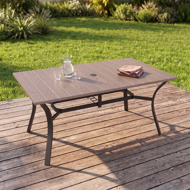 Table de salle à manger rectangulaire en acier pour patio, 160 cm (L) x 96 cm (P), avec trou pour parasol, L 63 po, Naturel