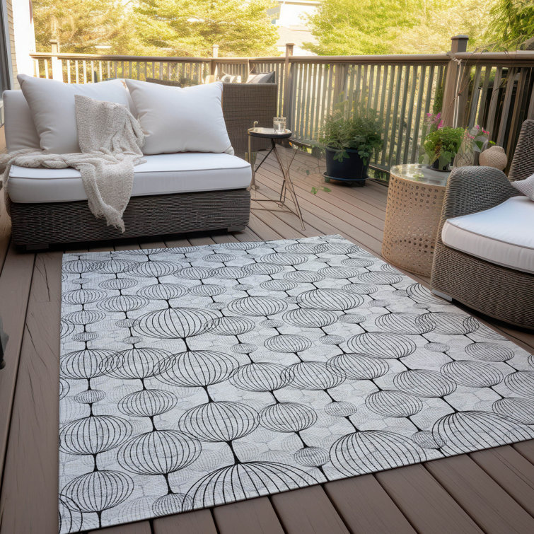 Mahaney Geometric Indoor Rug
