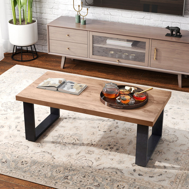 Table d'appoint de style campagnard 47 po avec plateau de table épaissi et texture de bois naturel